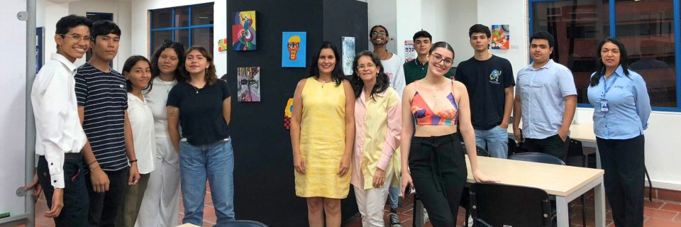 Estudiantes de la Tecnología en Comunicación Gráfica donaron obras de arte a la Biblioteca UDES