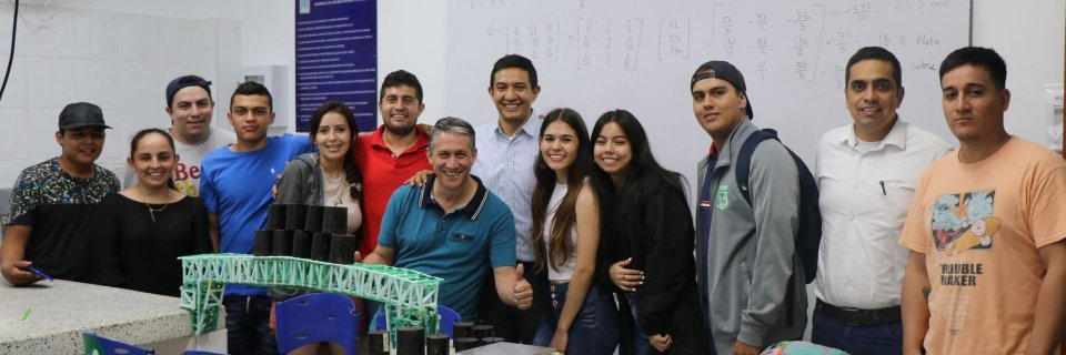 Tecnología en Supervisión de Obras Civiles UDES realizó la sustentación de proyectos de aula integradores