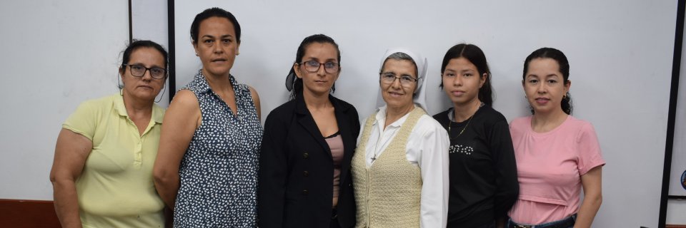 El Programa de Ingeniería de Sistemas de la UDES Cúcuta empoderó a emprendedores mediante el proyecto institucional ´Maquilando Felicidad´