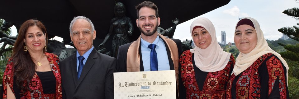 Joven proveniente de Palestina se graduó como médico en la UDES