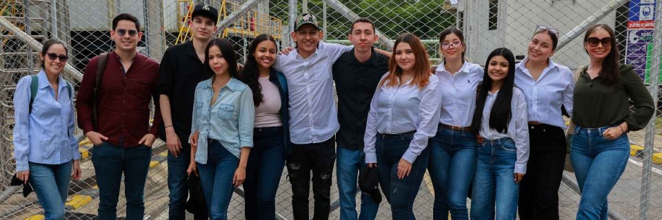 Estudiantes de Ingeniería Petroquímica fortalecen su formación con visita al Campo Casabe de Ecopetrol