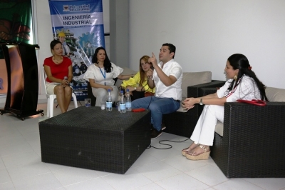 Graduados hablan de la Ingeniería Industrial como motor de desarrollo regional
