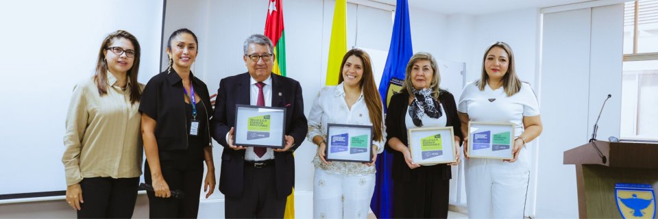 UDES ratifica su compromiso con la gesti&oacute;n ambiental y recibe los sellos Verificaci&oacute;n del Inventario GEI, Carbono Neutro y S.E.R.