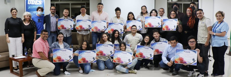 “El arte es trascendental en nuestras vidas”: estudiantes UDES relataron sus experiencias en último Café con Arte del 2021