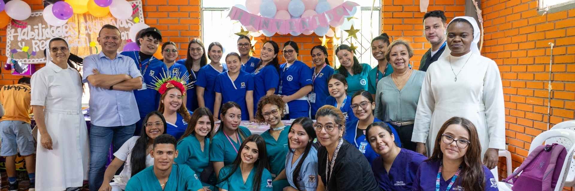 ‘Maquilando Felicidad’ de la UDES oferta atención médica y bienestar a habitantes de Piedecuesta