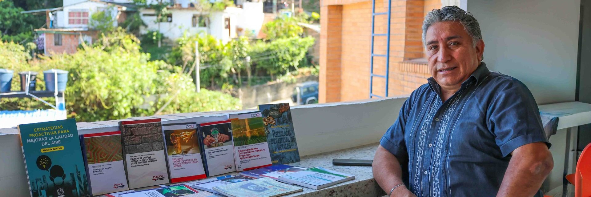 25 libros y 60 años de historia: Walter Pardavé Livia expone su obra en la Casa del Libro Total en Bucaramanga