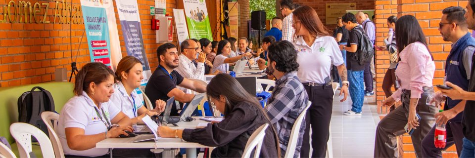 REDSEG impulsa la empleabilidad y conecta a graduados con oportunidades en Santander