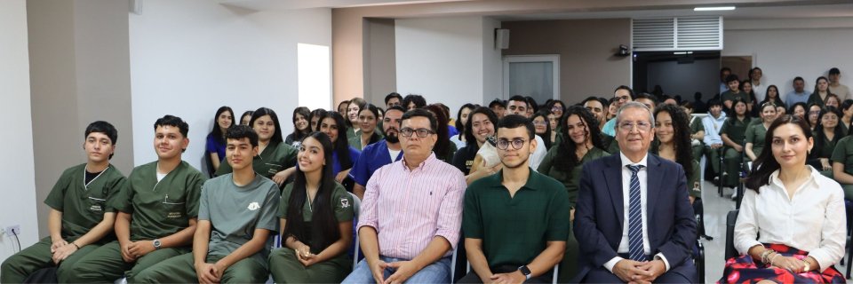 UDES conmemor&oacute; el D&iacute;a del M&eacute;dico Veterinario con agenda acad&eacute;mica, reconocimientos y homenaje al profesor Wilson D&iacute;az