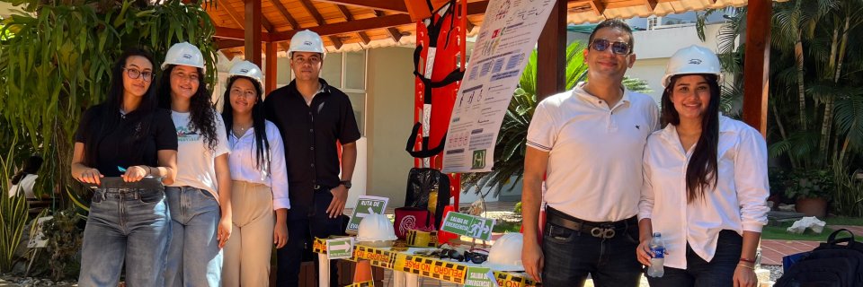 Estudiantes de Ingeniería Industrial promueven la cultura de prevención en Feria de Seguridad y Salud en el Trabajo