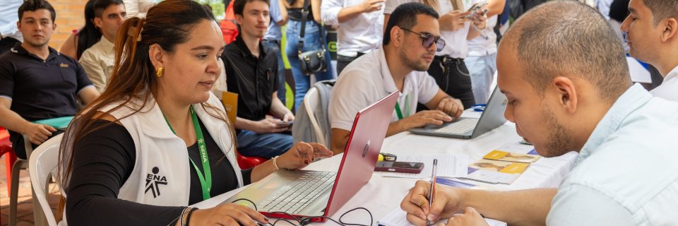 Más de 600 oportunidades laborales dejó la Feria REDSEG 2025 en la UDES