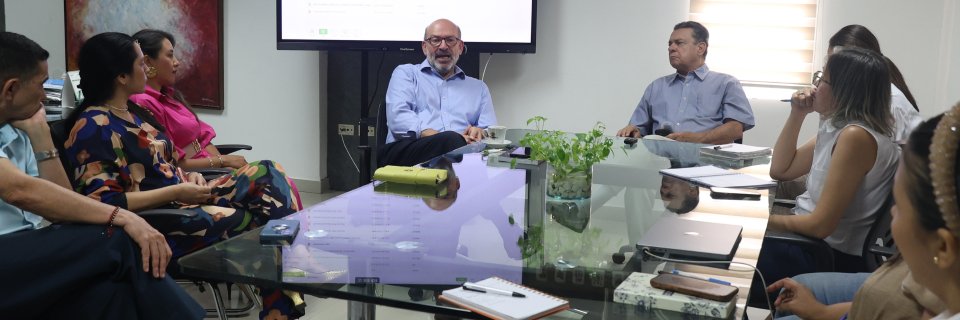 Mauricio Rodr&iacute;guez M&uacute;nera visit&oacute; la UDES y destac&oacute; el liderazgo como motor de transformaci&oacute;n social