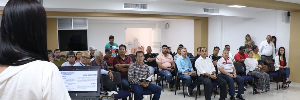 Taxistas reciben capacitaciones para mejorar la atención que prestan a turistas que visitan Bucaramanga