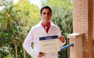 Exitoso médico elige a la UDES