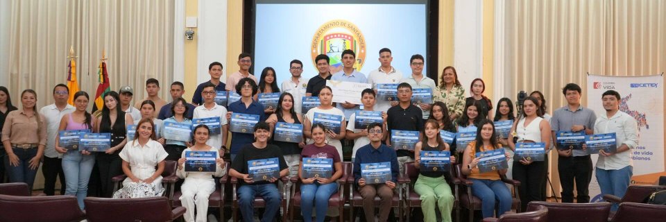 Estudiantes UDES recibieron subsidios otorgados por la Gobernación de Santander para su sostenimiento 