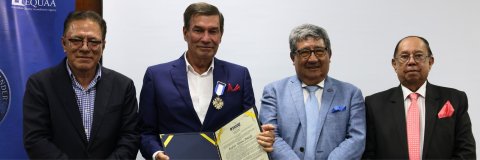 UDES exaltó el legado empresarial de Andrés Novoa Pineda, presidente de Ventanar