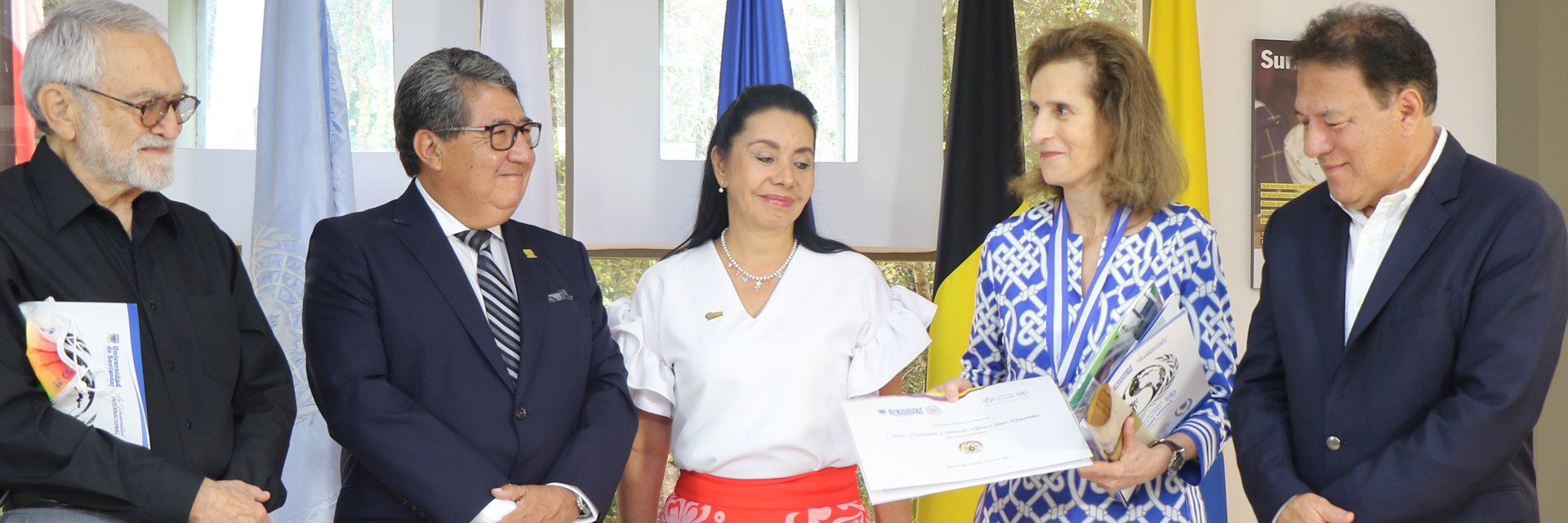 Princesa Esmeralda de Bélgica recibió máxima condecoración ‘Orden de Los Comuneros’ en la UDES