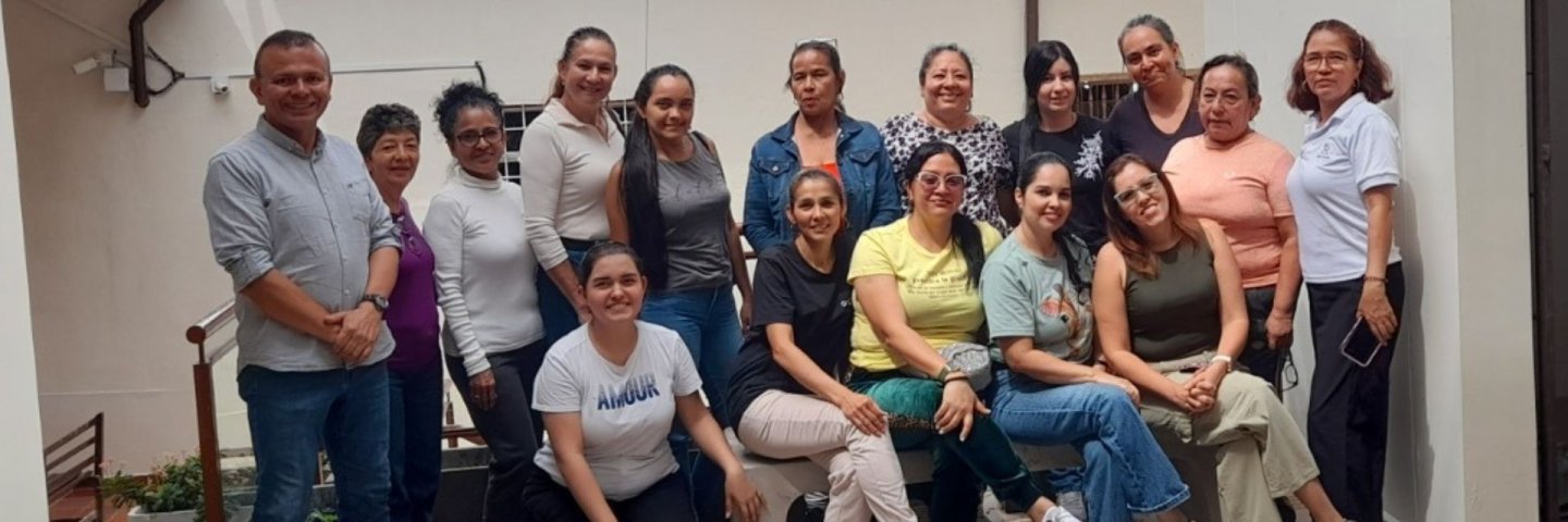 UDES y la Fundación Social Beata Marie Poussepin fortalecen emprendimientos de mujeres en Piedecuesta