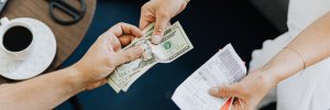 Dólar cae a 3.980 pesos: UDES le explica a los bumangueses cómo aprovecharlo