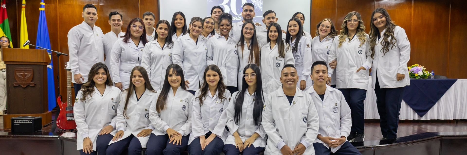 Ceremonia de imposición de símbolos del programa de Fisioterapia: un acto de compromiso y homenaje