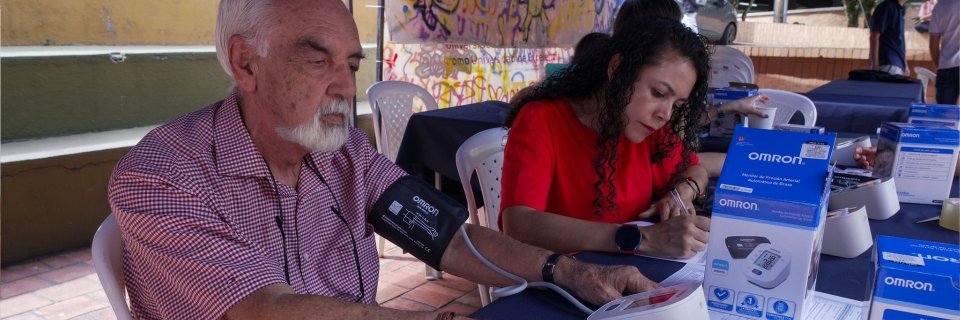 Campaña mundial “Mayo, Mes de la Medición” llega a la UDES para concientizar sobre la hipertensión