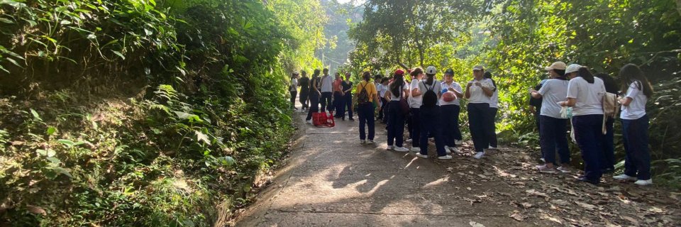 Bachilleres del área metropolitana de Bucaramanga realizaron caminata ecológica en la UDES