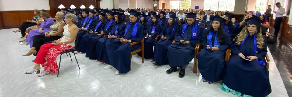 Nueva generación de profesionales UDES listos para transformar Colombia