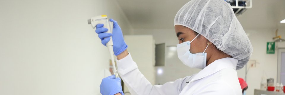 Así realizan sus prácticas formativas estudiantes de Bacteriología y Medicina Veterinaria y Zootecnia