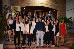 Cena de negocios, de las aulas a la práctica empresarial