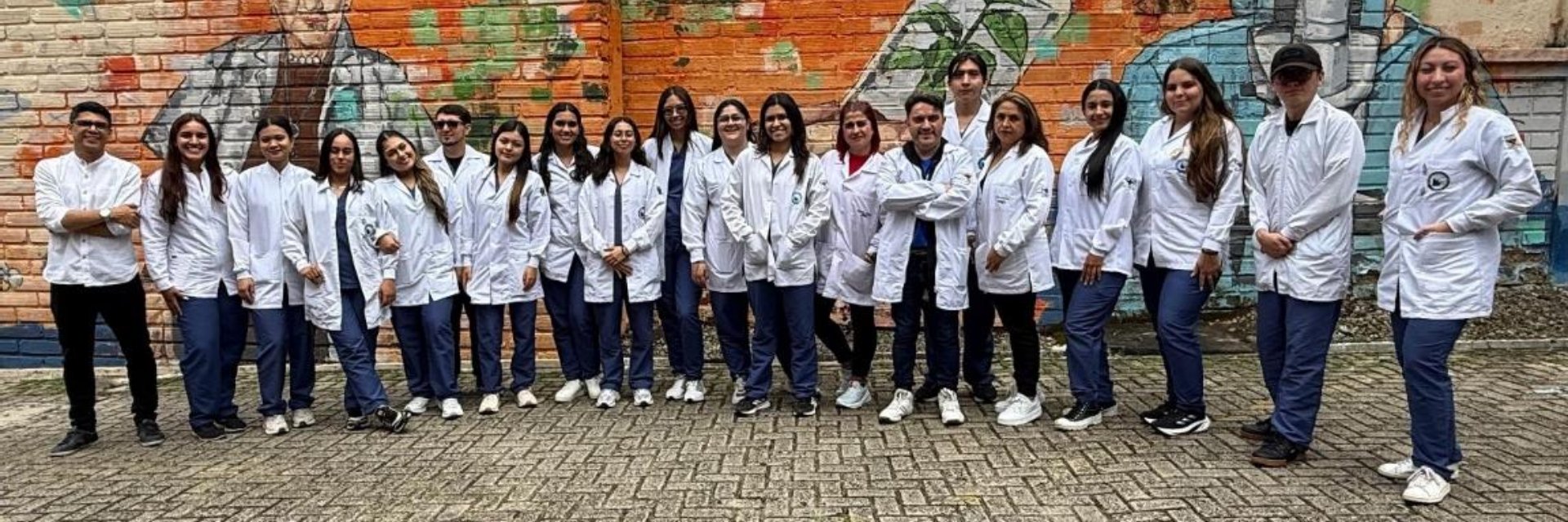 Estudiantes de Microbiología Industrial de UDES realizaron gira académica en Medellín