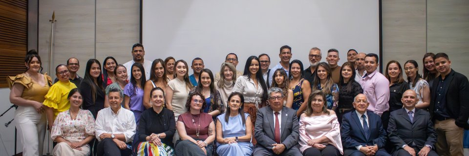 Graduados de las especialidades médico-quirúrgicas UDES se reencontraron en una noche de gratitud y orgullo institucional