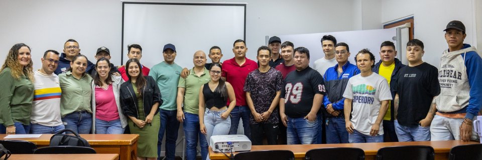 La Tecnolog&iacute;a en Supervisi&oacute;n de Obras Civiles socializ&oacute; sus proyectos del semestre 2025B
