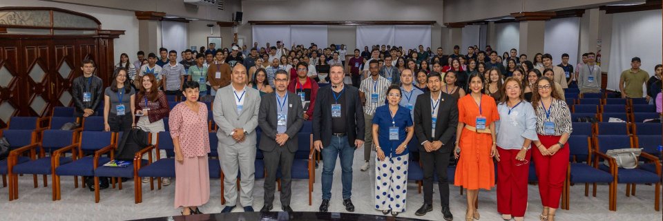 FERES 2025: Expertos se reunieron en la UDES para discutir sobre el rumbo económico de Santander