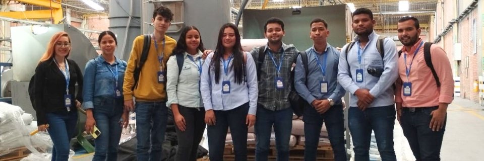 Estudiantes de Ingeniería Petroquímica UDES visitaron Extrucol, el mayor productor de tuberías en Colombia