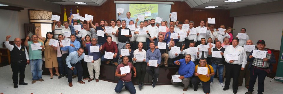 En la UDES se certificaron 120 taxistas metropolitanos comprometidos a brindar un servicio de alta calidad en Bucaramanga