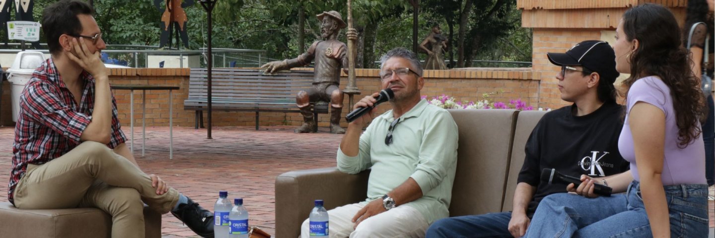 Con taller de escultura, el maestro Iván Darío Quintero Silva inspira a estudiantes de Instrumentación Quirúrgica UDES