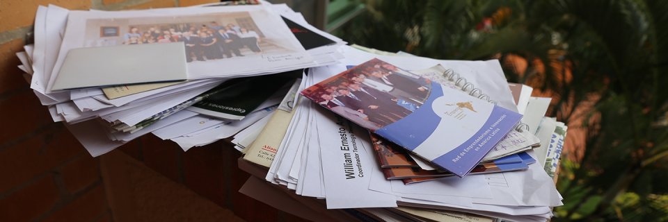 Reciclando tus papeles, ayudas a llevar agua potable a la Guajira