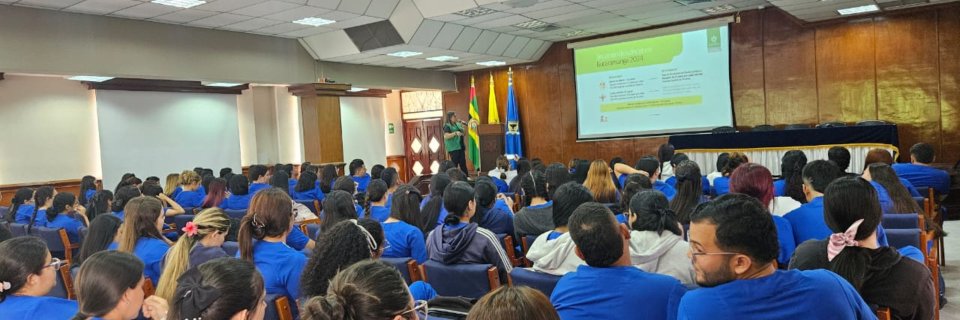 Estudiantes de Enfermería se preparan para prácticas comunitarias 2025-A