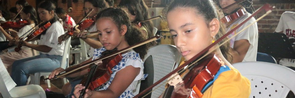 La UDES firmó alianza para fortalecer orquesta Filarmónica Infantil y Juvenil