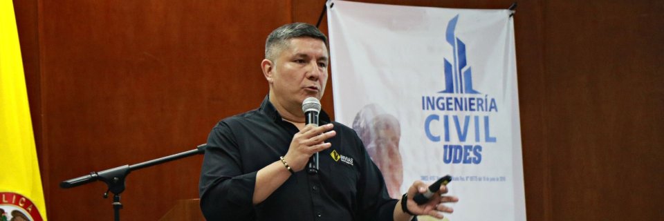 Estudiantes UDES conocieron detalles de los proyectos viales de Santander a cargo del Invías