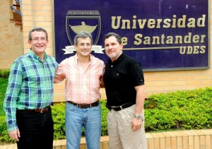 José Antonio Delgado, decano de la Facultad de Ingenierías UDES; Flavio Buchieri, profesor internacional; y Raúl Dimarco, coordinador de Calidad e Investigación del programa de Ingeniería Civil UDES 