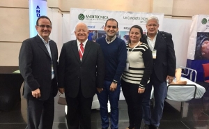 Docentes y directivos nacionales e internacionales debaten sobre autonomía médica