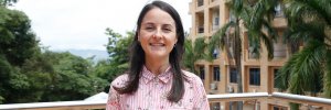 Profesora de la Universidad de Sevilla en España, realiza movilidad en la UDES