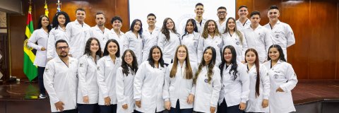 Celebración de la ceremonia de imposición de símbolos del programa de Fisioterapia