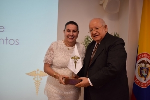 Reconocimiento al doctor William Reyes Serpa en el Día Panamericano del Médico
