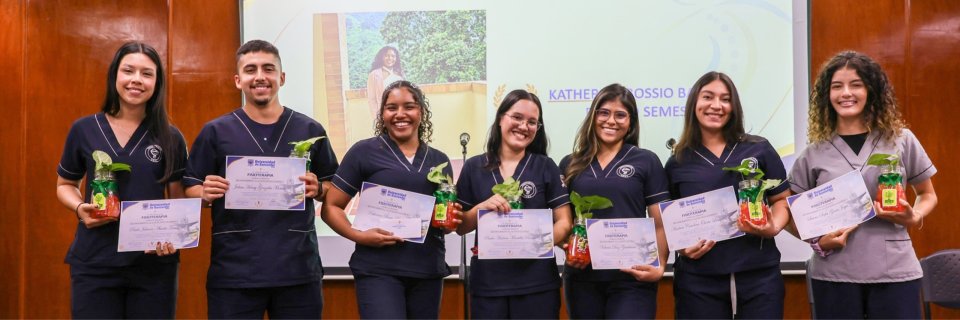 Programa de Fisioterapia UDES realiz&oacute; ceremonia de reconocimiento a profesores y estudiantes