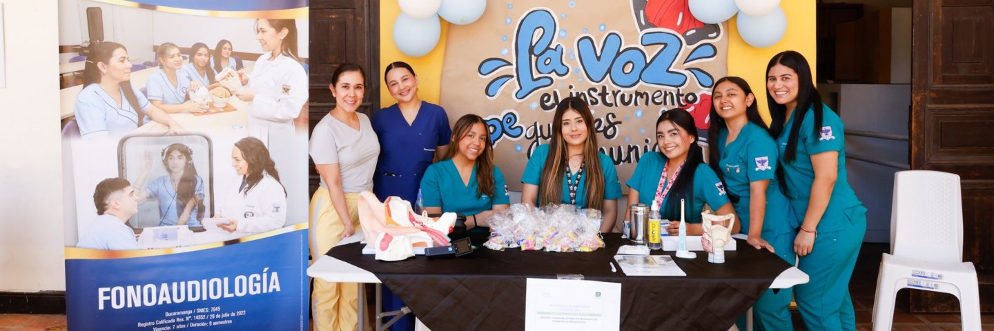 Estudiantes de Fonoaudiología UDES promovieron el cuidado de la voz y la audición durante jornada de salud en Bucaramanga
