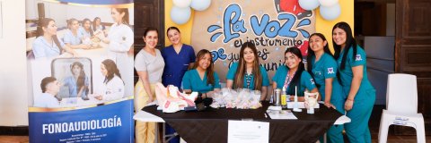 Estudiantes de Fonoaudiología UDES promovieron el cuidado de la voz y la audición durante jornada de salud en Bucaramanga