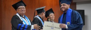 UDES celebra un nuevo hito con la primera promoci&oacute;n del T&eacute;cnico Laboral por Competencias en Auxiliar de Cl&iacute;nica Veterinaria