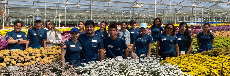 Programa de Microbiología Industrial consolida su aprendizaje con visitas técnicas a empresas del país