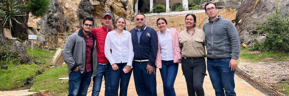 Estudiantes de Especialización en Gestión Ambiental en la Industria Minera y Petrolera realizaron visita técnica a Minesa